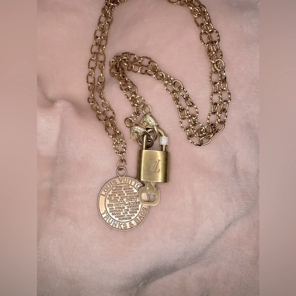 Louis Vuitton LV Padlock and Key on a Stainless Steel Gold Necklace Authentic - Picture 9 of 16